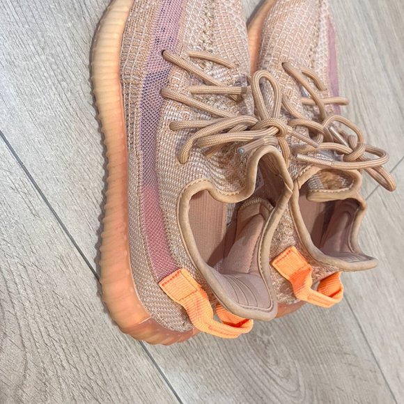 Authentic adidas Yeezy Boost 350V2 clay size7.5 American Limited - Picture 2 of 9